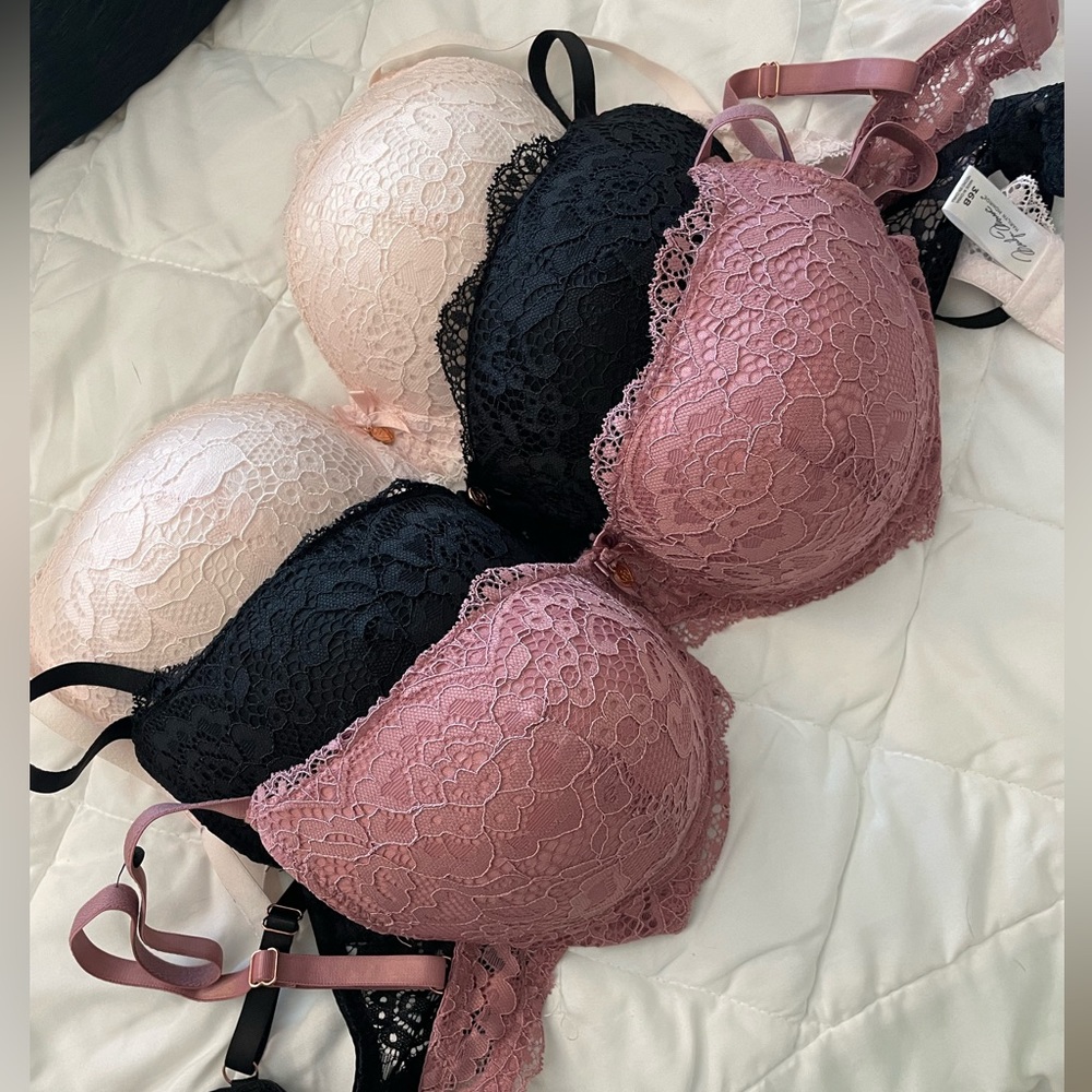 Bundle of 3 lace push up bras! Size 36B